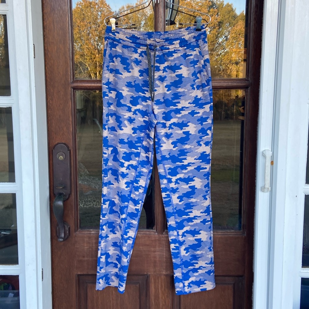 PRANA camo print joggers. Size Medium
